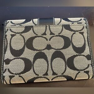 Coach wallet, good condition. 5.5” x 4”